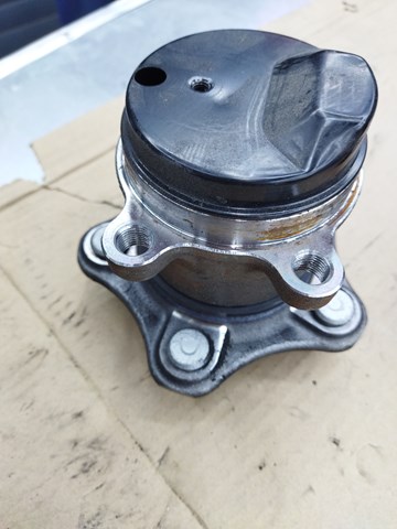 Задняя шпиндель 432025SN0A NISSAN