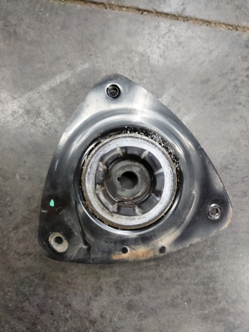 Подушка амортизатора переднего 543206RA0A NISSAN
