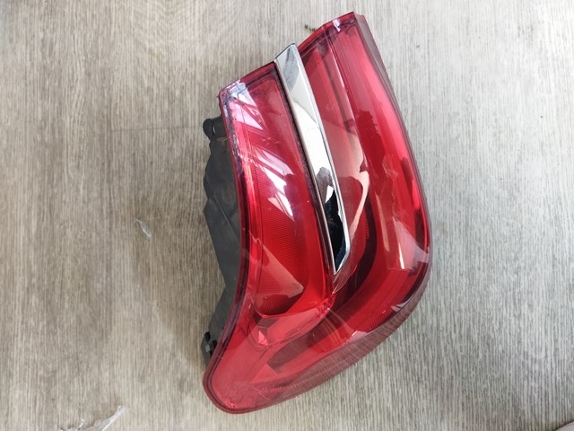 Задний левый внешний фонарь 7342965 BMW