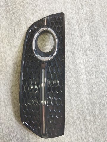 Оправа туманки 8R0807681E VAG