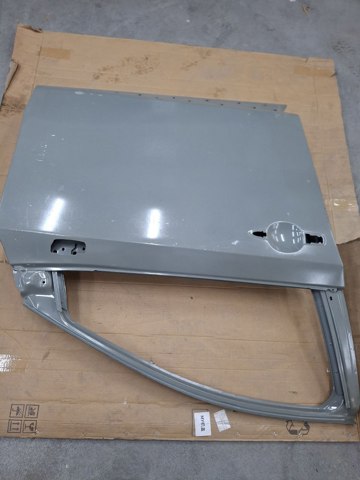 Пассажирская передняя дверь H010M5MPAA NISSAN