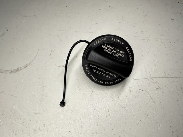 A0004706500 MERCEDES Крышка бензобака купить в Кривой Рог