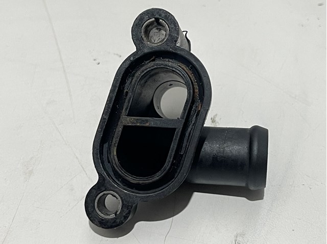 VAG 059121506H Фланец системы охлаждения (тройник) в наличии Украина