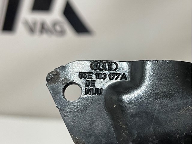 VAG 06E103177A Крышка двигателя в наличии Киев