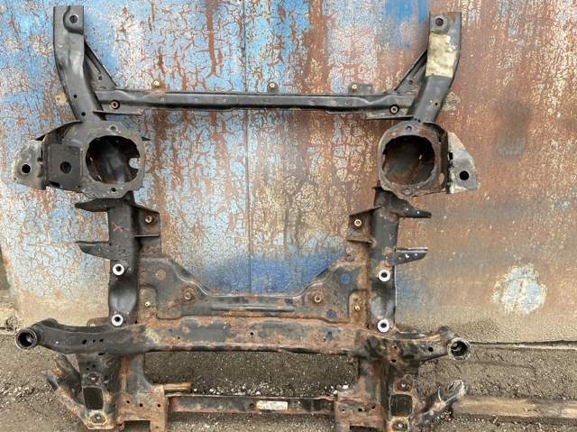 31116866689 BMW Балка передней подвески (подрамник) купить в Ирпень