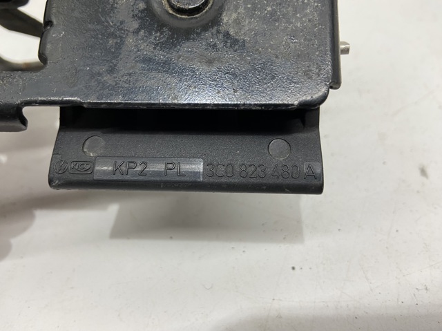 3C0823480A Стояк-крюк замка капота купить Ужгород