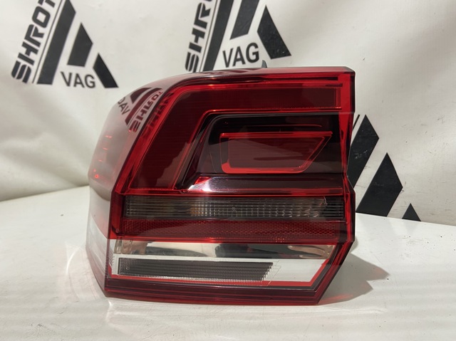 Задний левый внешний фонарь 3CN945095B VAG