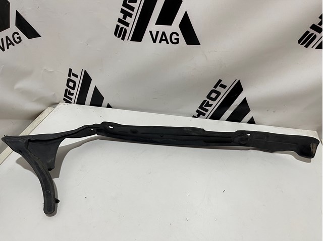 Уплотнитель арки крыла 4L0821112 VAG