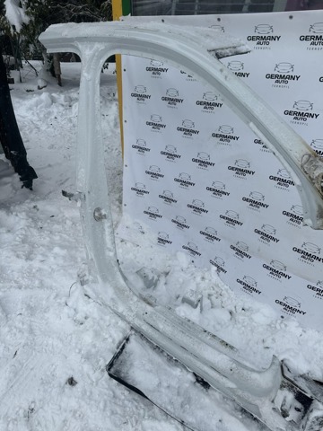 Внешний правый порог  4M0809848A VAG