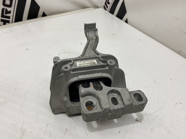 Правая подушка двигателя Volkswagen Golf SPORTSVAN