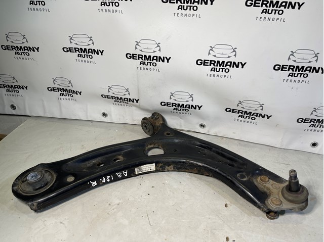 Рычаг передней подвески нижний, правый Audi A3