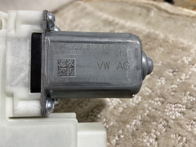 5Q4959812G Мотор стеклоподъемника двери задней правой купить Каменское