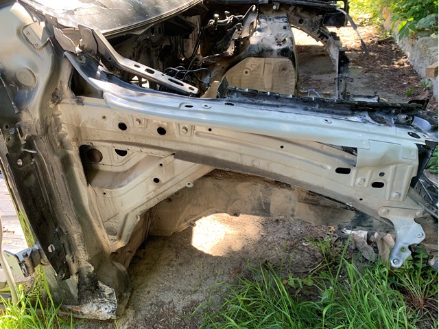 Лонжерон рамы передний правый 7L0803108A VAG
