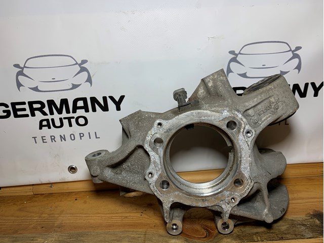 VAG 7P0505436B Цапфа (поворотный кулак) задний правый в наличии Сумы