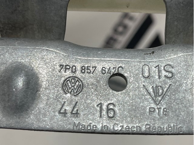 7P0857647C VAG купить в Киев