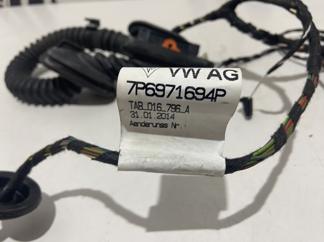 VAG 7P6971694P в наличии Черкассы