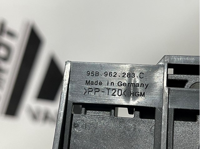 7PP962132A PORSCHE купить в Каменское