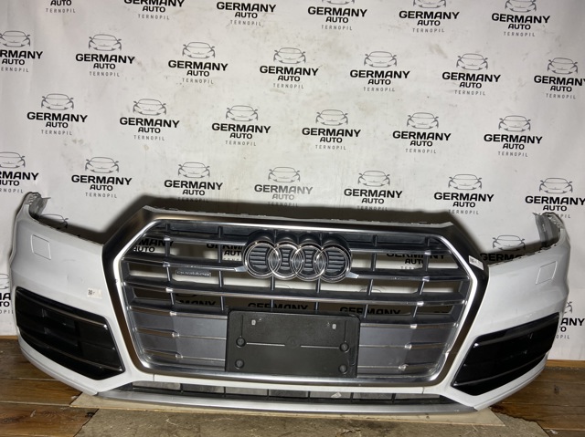 Бампер на авто Audi Q5