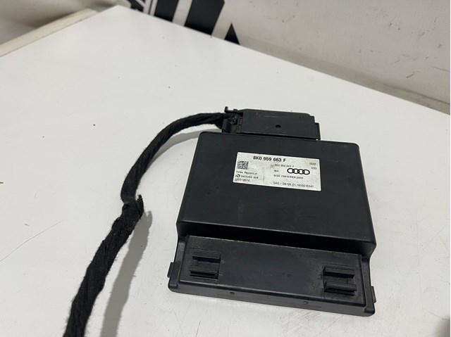Стабилизатор напряжения 8K0959663F VAG