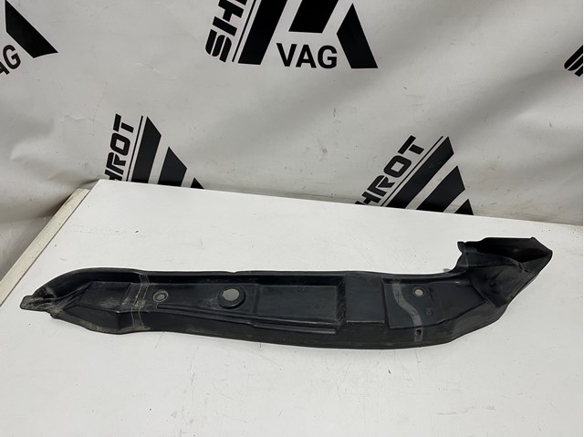 VAG 8R0821112C Уплотнитель крыла в наличии Сумы