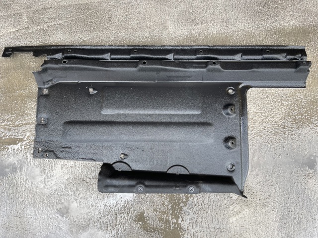 8R0825208E Защита днища правая купить Полтава