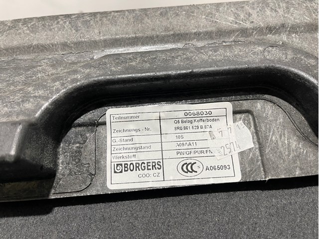 VAG 8R0861529B в наличии Ужгород