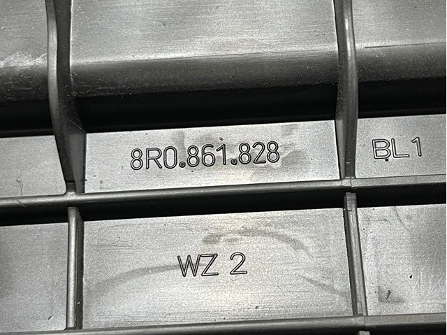 VAG 8R0861828 в наличии Полтава