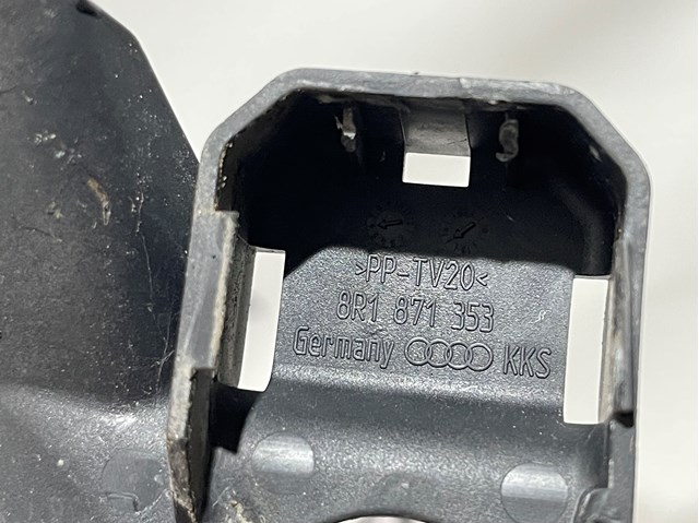 VAG 8R1871353 в наличии Киев