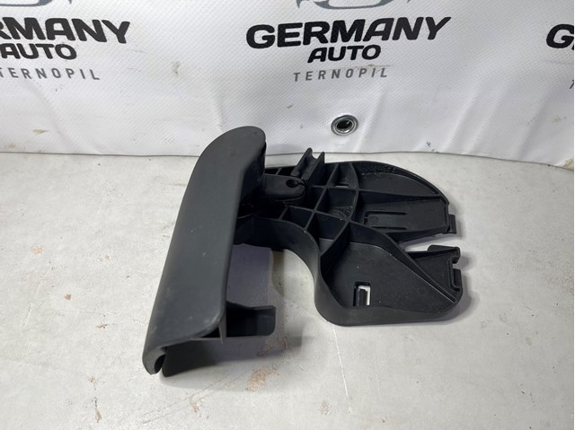 Кронштейн ручки открывания капота 8T1823633 VAG