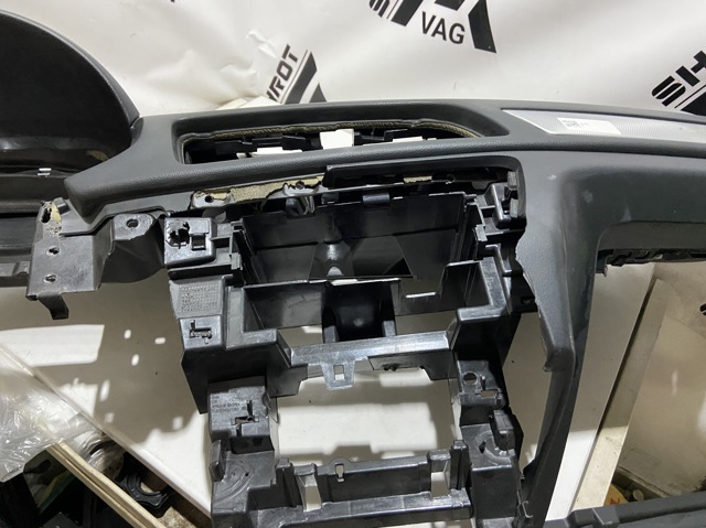 8U1857001M24A VAG Торпедо купить в Запорожье