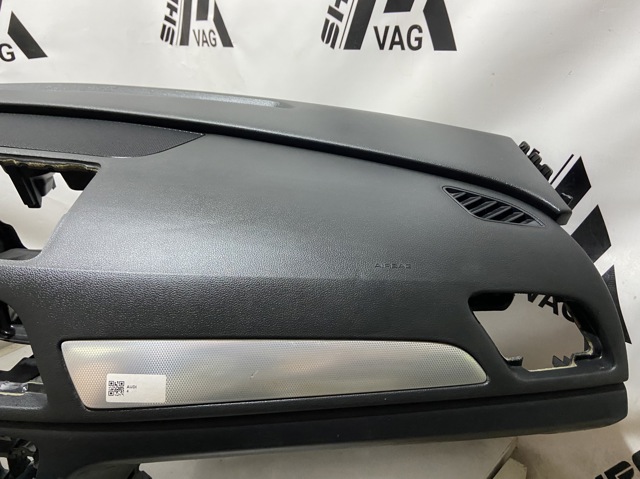 8U1857001M24A VAG Панель салона передняя "торпедо" купить в Одесса
