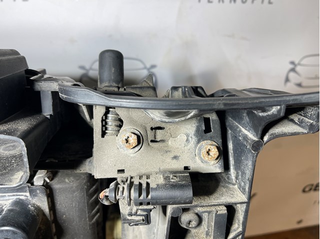 VAG 8V0823509 Замок капота в наличии Кривой Рог