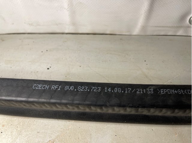 8V0823723 VAG купить в Ирпень
