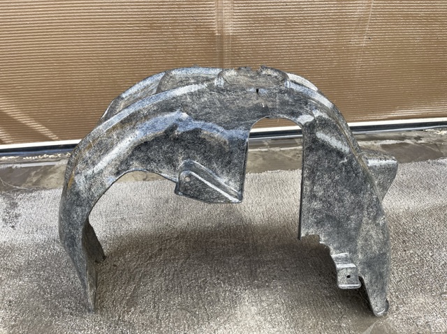 Подкрылок задний правый 8V5810172C VAG