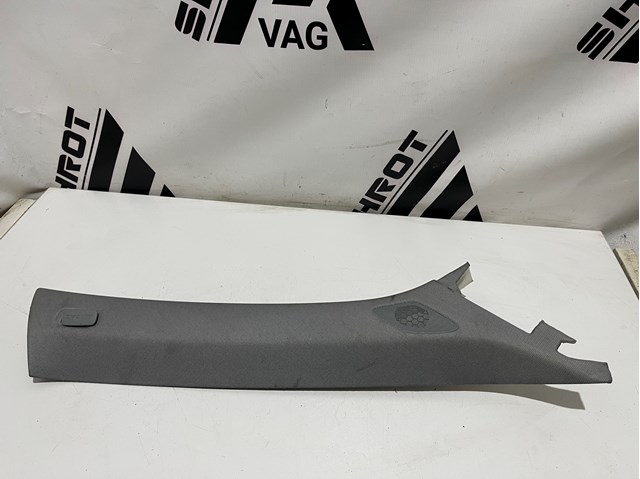 Обшивка стойки кузова внутренняя, передняя правая 8V5867234A VAG
