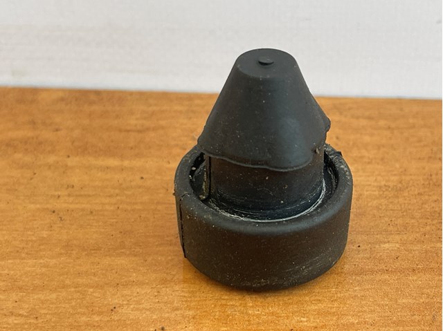 8W0129669 Подушка корпуса воздушного фильтра купить Хмельницкий