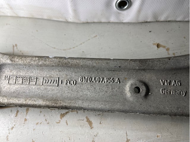8W0407156A Рычаг передней подвески нижний правый купить Украина