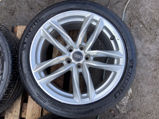 VAG 8W0601025EB Диски колесные литые (легкосплавные, титановые) в наличии Черновцы