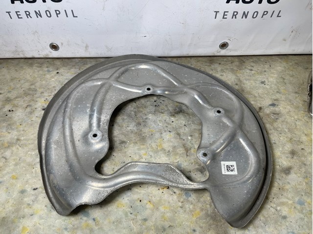 Защита тормозного диска заднего, левая 8W0615611A VAG