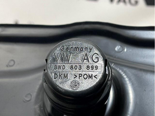 VAG 8W0803899 Болт креплення запасного колеса в наличии Ирпень