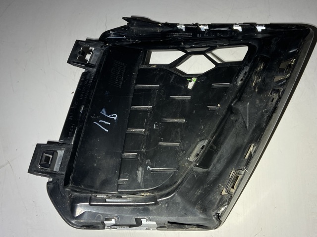 8W0807681 VAG купить в Украина