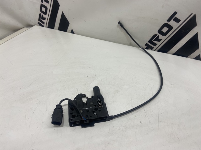 8W0823509B VAG Замок капота купить в Ужгород