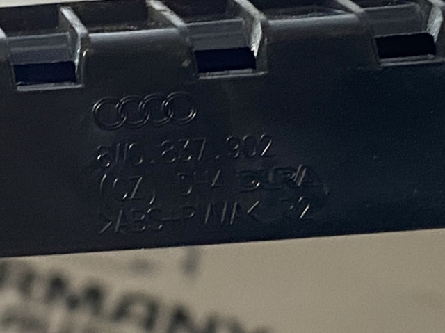 8W0837902 VAG Накладка двери передней правой вертикальная купить в Днепр