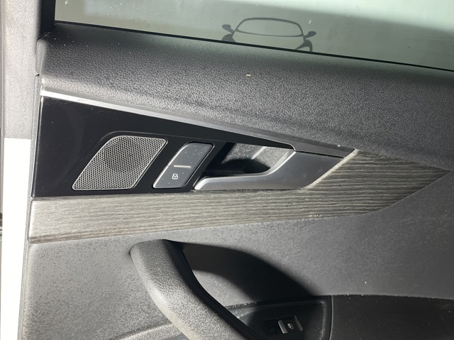 8W0867420C VAG купить в Украина