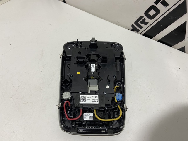 8W0947135AK VAG Плафон освещения салона (кабины) купить в Николаев