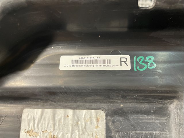 95B825282B PORSCHE купить в Киев
