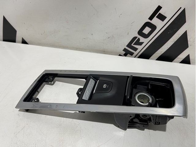 PORSCHE 95B863419 Накладка консоли рычага переключения передач АКПП в наличии Сумы