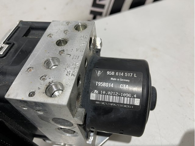 PORSCHE 95B907379L в наличии Кривой Рог