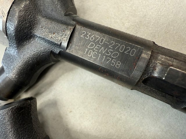 2367027030 DENSO Форсунка впрыска топлива купить в Украина