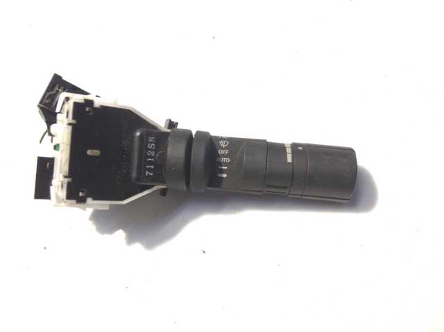 Подрулевой правый переключатель  25260EB66A NISSAN